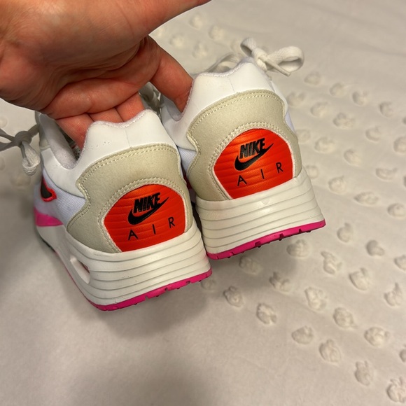 Nike Air Max - Picture 2 of 4